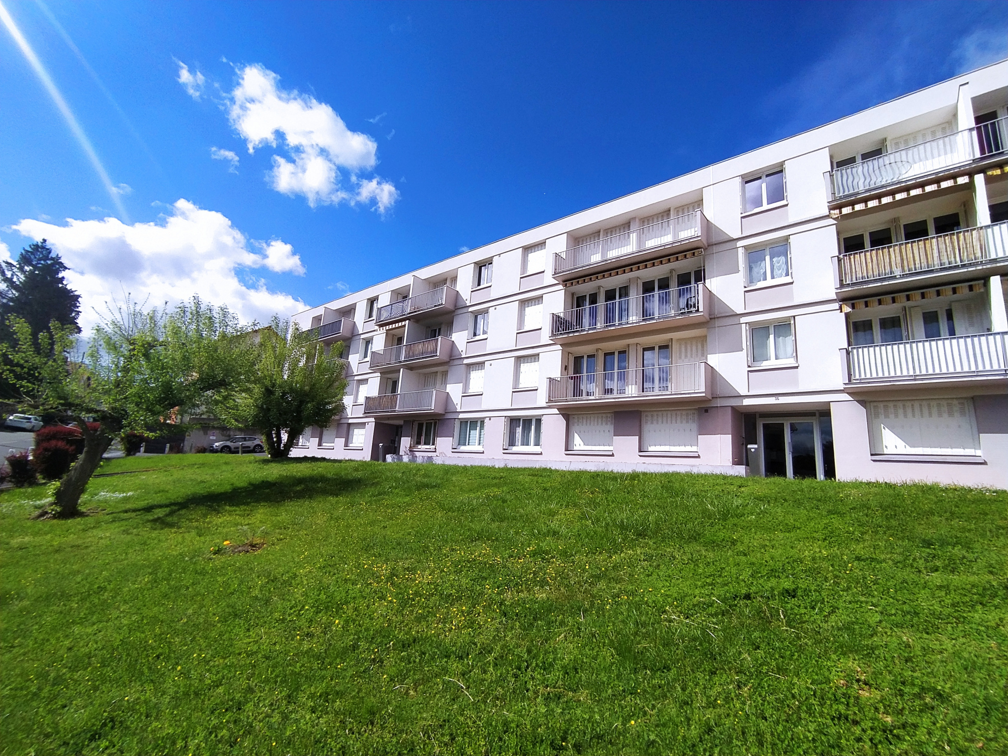 Appartement T3 87m2 avec balcon, cave et garage