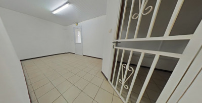 Local commercial 5 pièces 88 m²