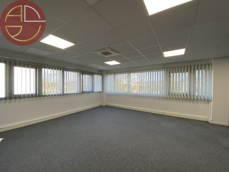 Bureaux 100 m²