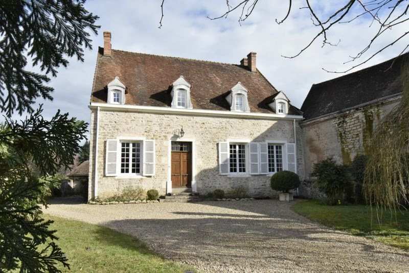 Maison 8 pièces 230 m²