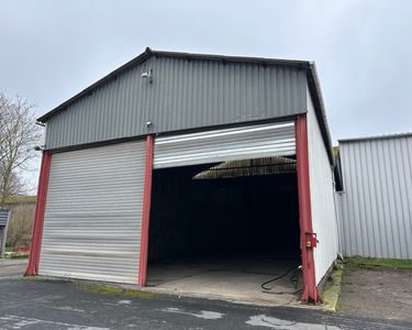 Bâtiment hangar de 350 m²