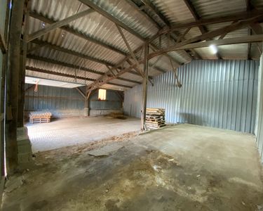 Local de stockage 98m ²