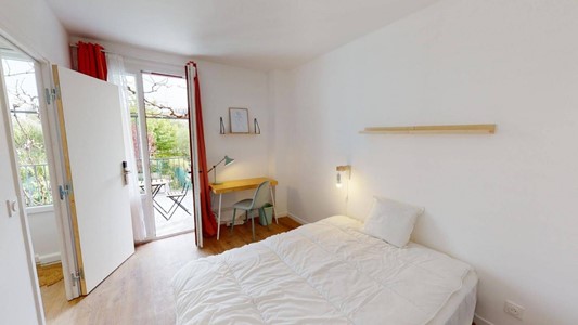 Appartement Location Issy-les-Moulineaux 27p 188m² 842€