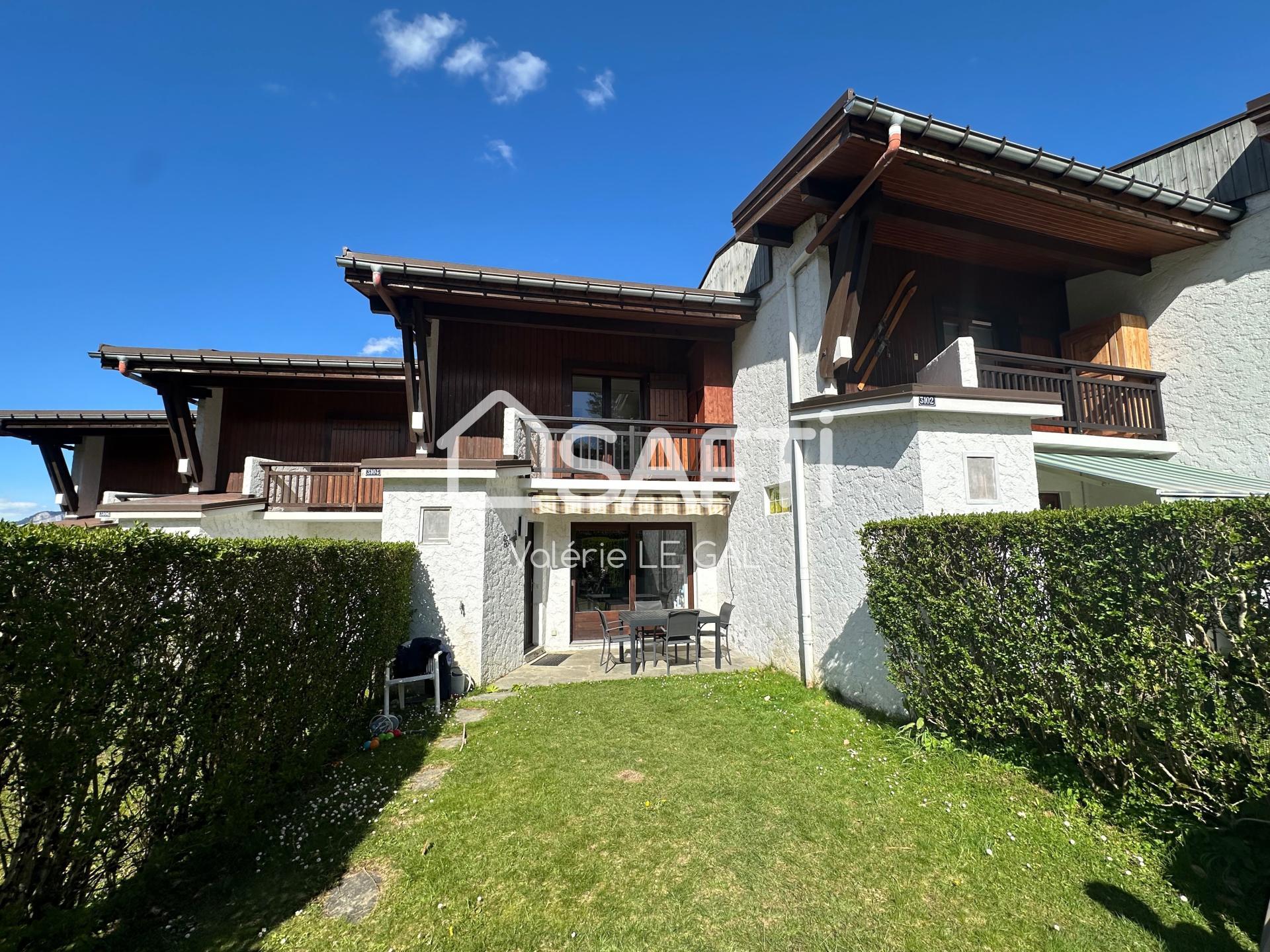 Piscine chauffée, jardin, terrasse, box