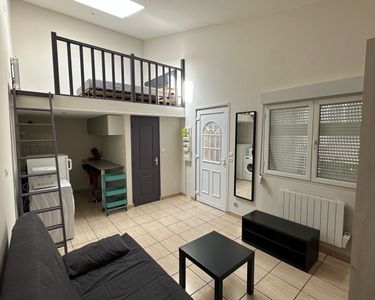 F1 Duplex 30 m² meublé proche CASERNE MILITAIRE