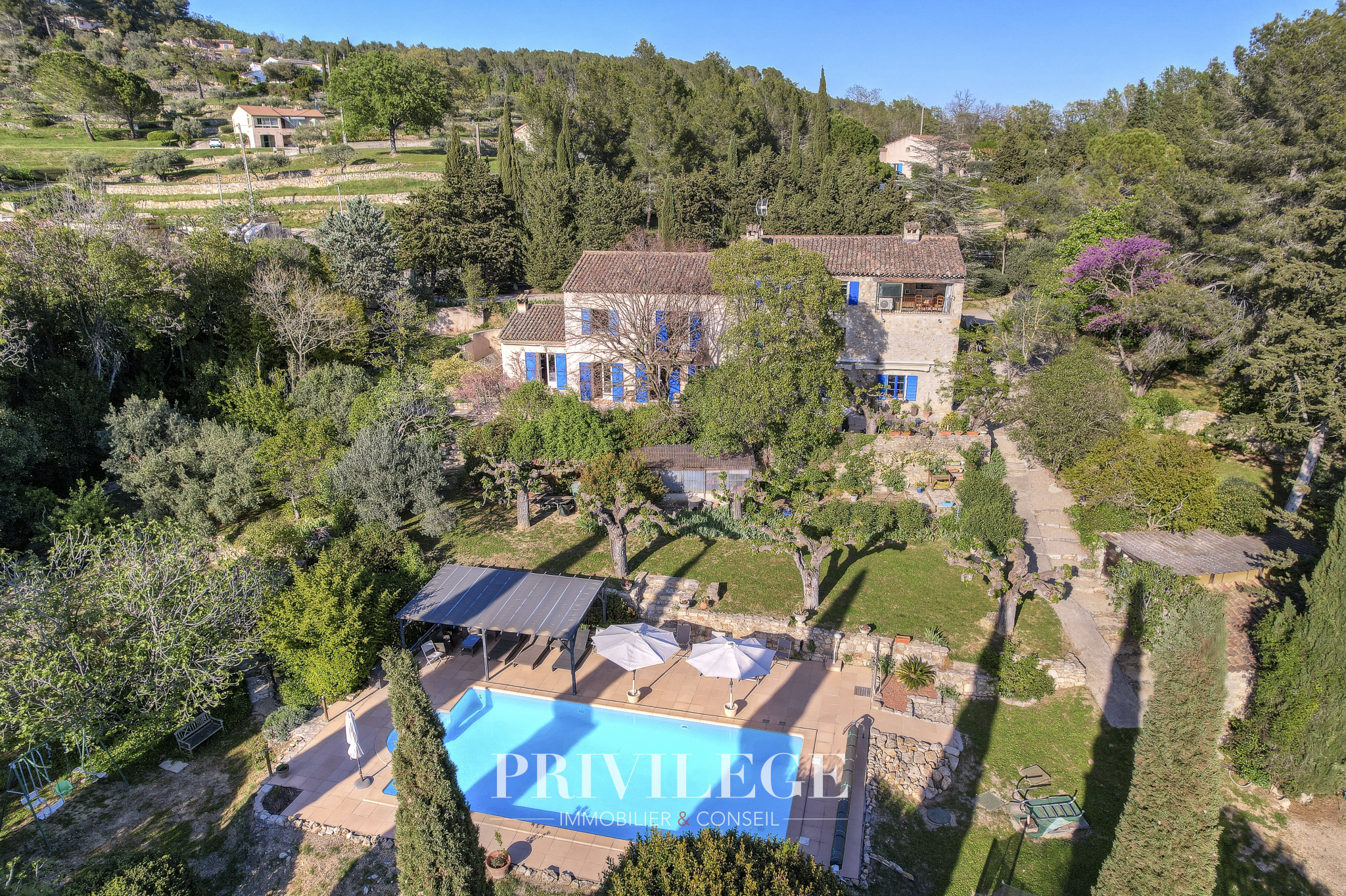 Charme et Caractère : Bastide en Pierre avec Piscine et Parc