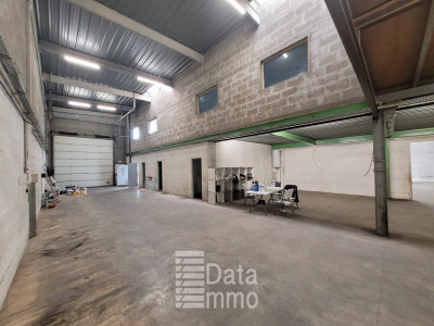 Local commercial 582 m²