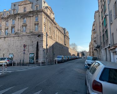 Marseille 3e Caserne du Muy T1 Sud sur cour