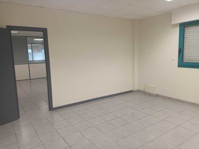 Bureaux - A LOUER - 400 m² divisibles à partir de 45 m²