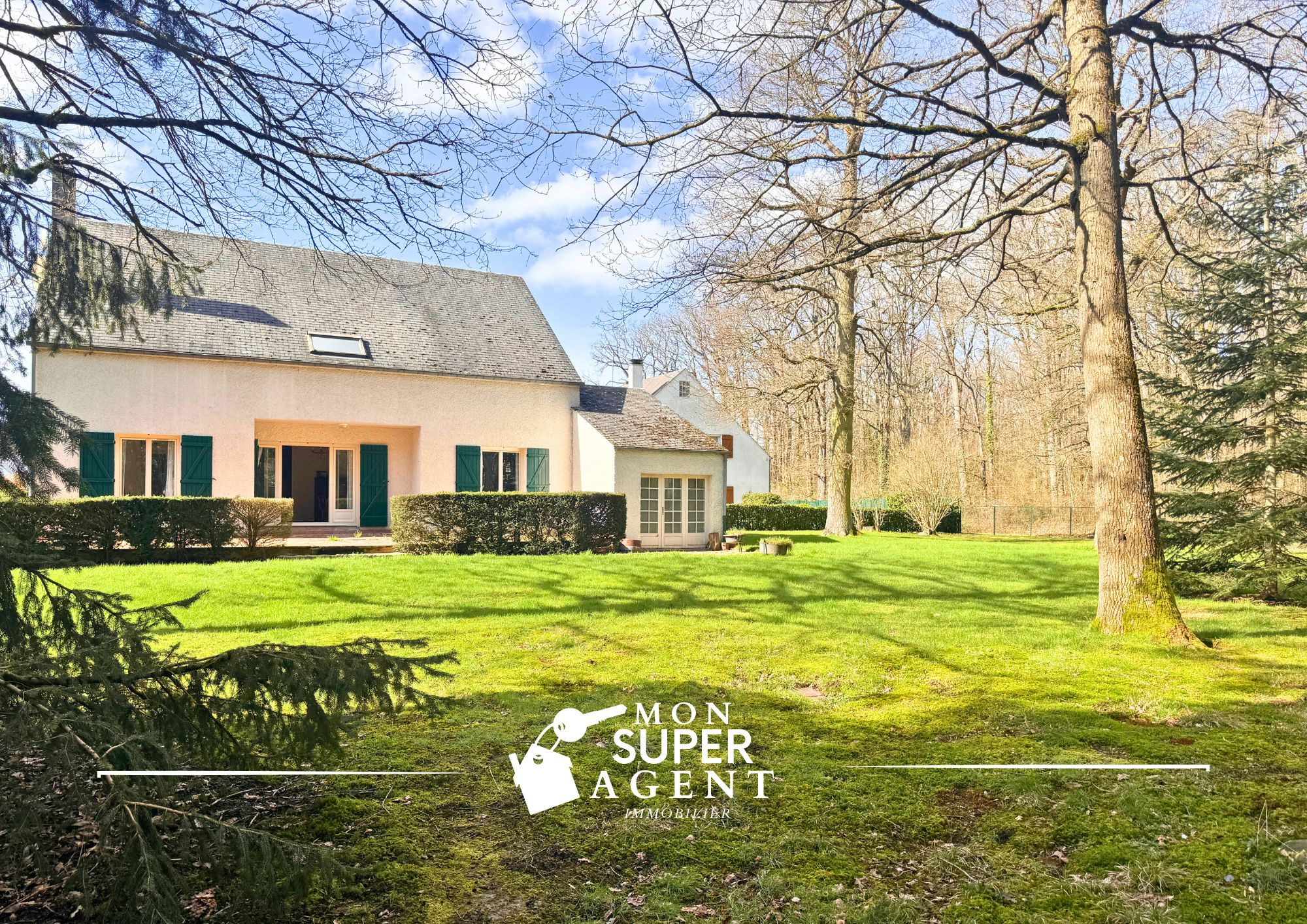 Propriété de 209m2 5ch 2079m2 de jardin en lisière de forêt  