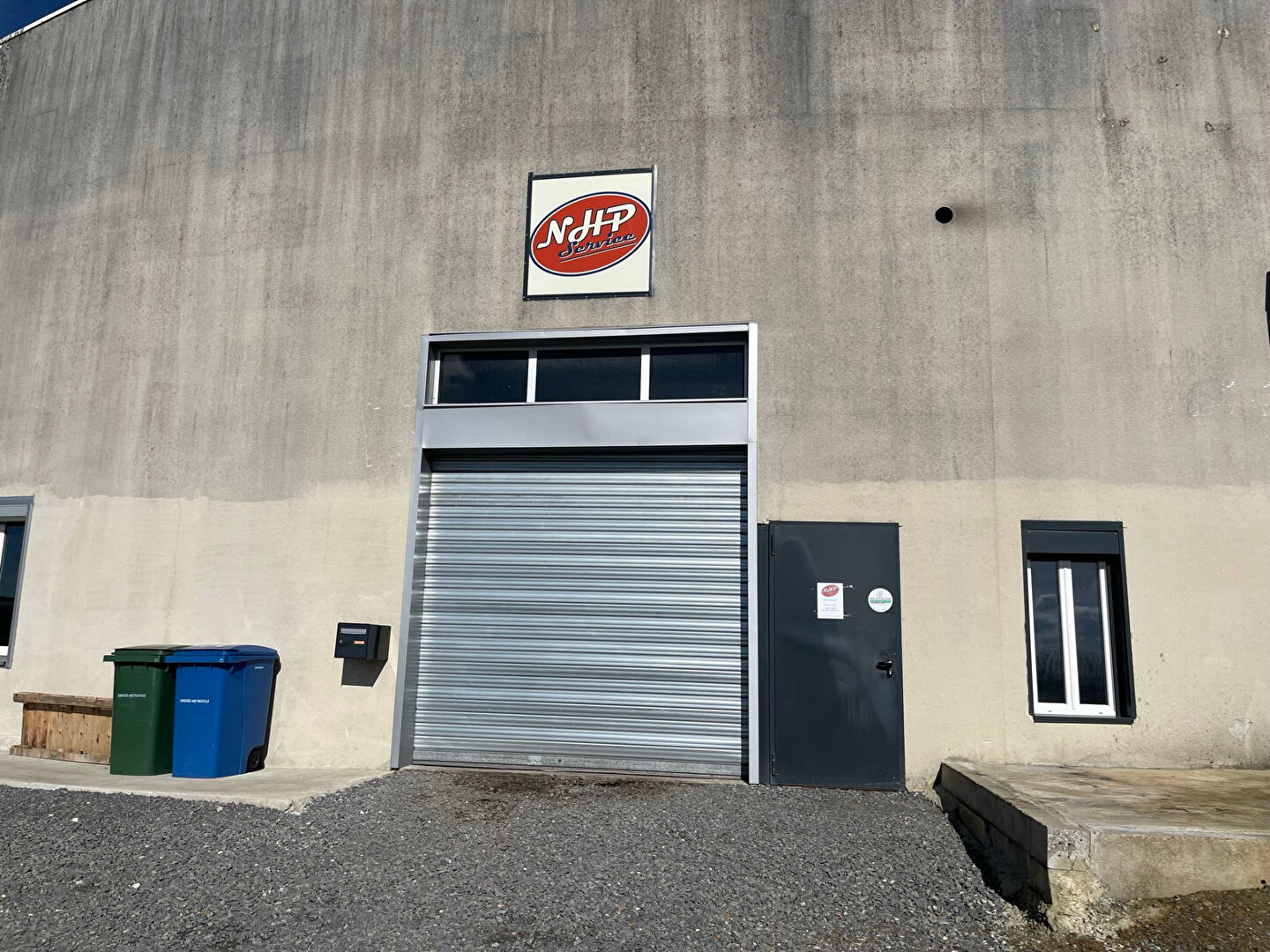 Local industriel 120 m²