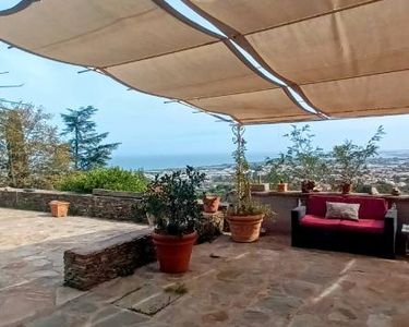 Bastia, Agliani, maison T4/5, 147 m², terrasse 60 m², piscine avec vaste plage, terrain 1860 m², 