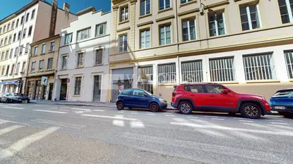 Immobilier professionnel Location Lyon 6e Arrondissement  136m² 2334€