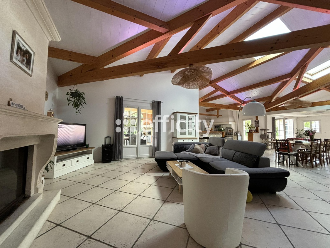 Maison 5 pièces 335 m²