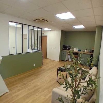 Bureaux - A VENDRE - 64 m² non divisibles