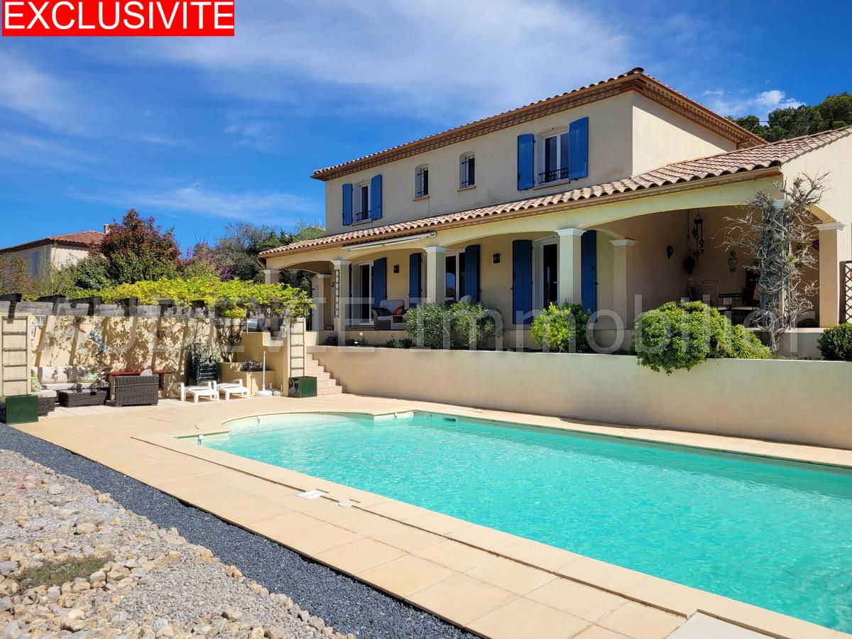 Spacieuse villa avec piscine et garage sur 1260 m²