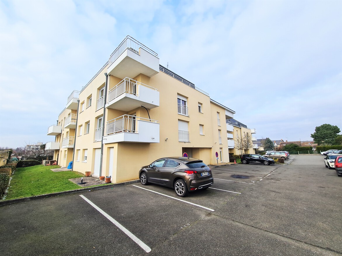 Annexe + Appartement + Parking 11