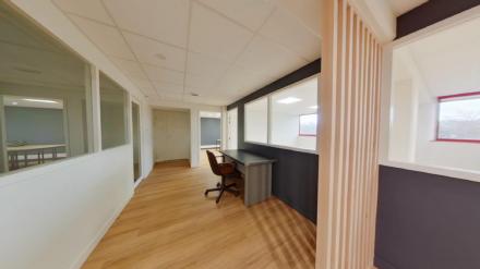 Local professionnel 148 m²