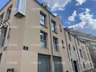 Immobilier professionnel Location Orléans  610m² 6100€