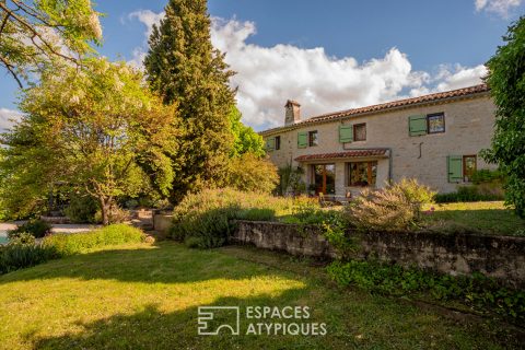 Ancienne bergerie de caractère avec son jardin de charme proche de l'axe rhodanien 