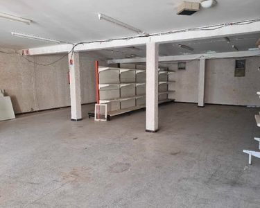 Location dépôt pour stockage ou commercial / garde meuble