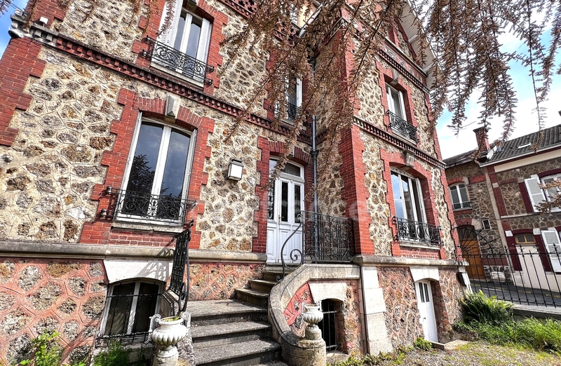 Maison de maître  et ses dépendances  Epernay 