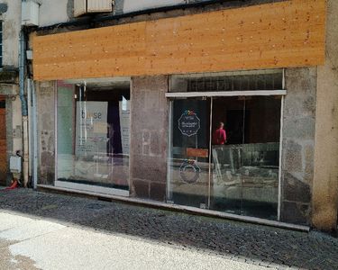 Loue local commercial centre ville Aurillac 36 M2