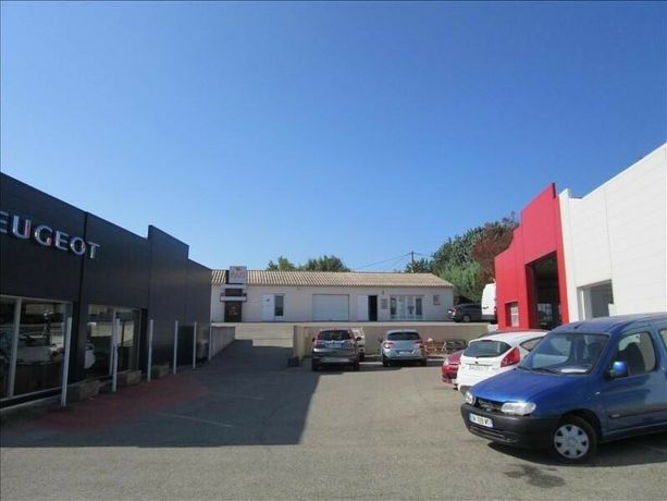 Local commercial 210 m²