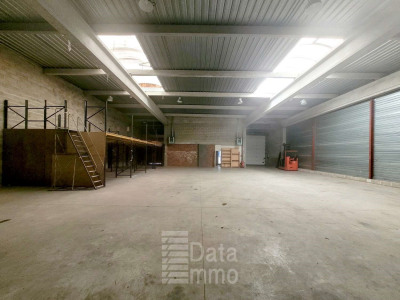 Local commercial 616 m² 