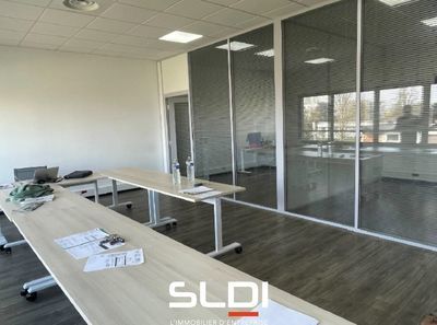 Bureaux - A LOUER - 341 m² non divisibles