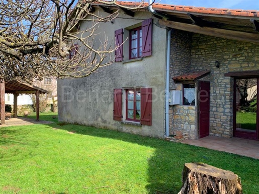 Maison en pierres avec dépendances et terrain