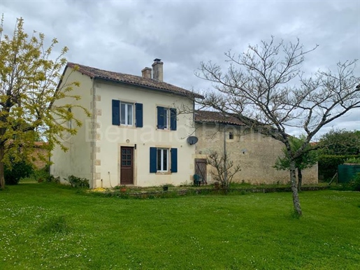 Maison en pierres + 2 maisons à rénover et dépendances 