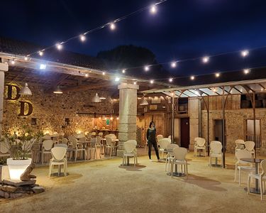 A donner Restaurant a l'achat d'une ancienne ferme viticole et 5 gîtes dans un cadre enchanteur