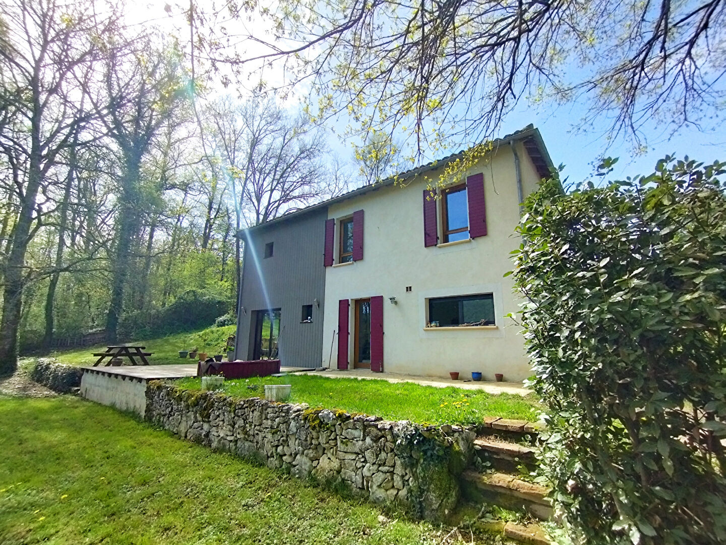 Maison Pradines 3 chambres, 117 m2, au calme, sur terrain de 4403m²