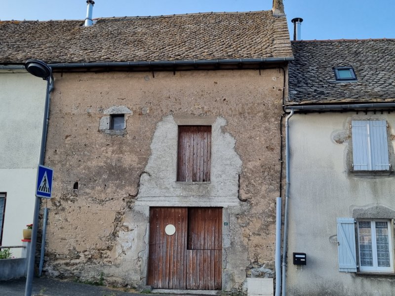 Grange avec jolie potentiel ; permis de construire