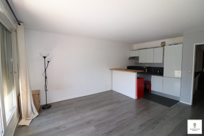 Studio 1 pièce 32 m² 