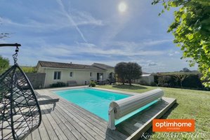 Magnifique maison Familiale avec Piscine et Jardin à St Quentin de Baron