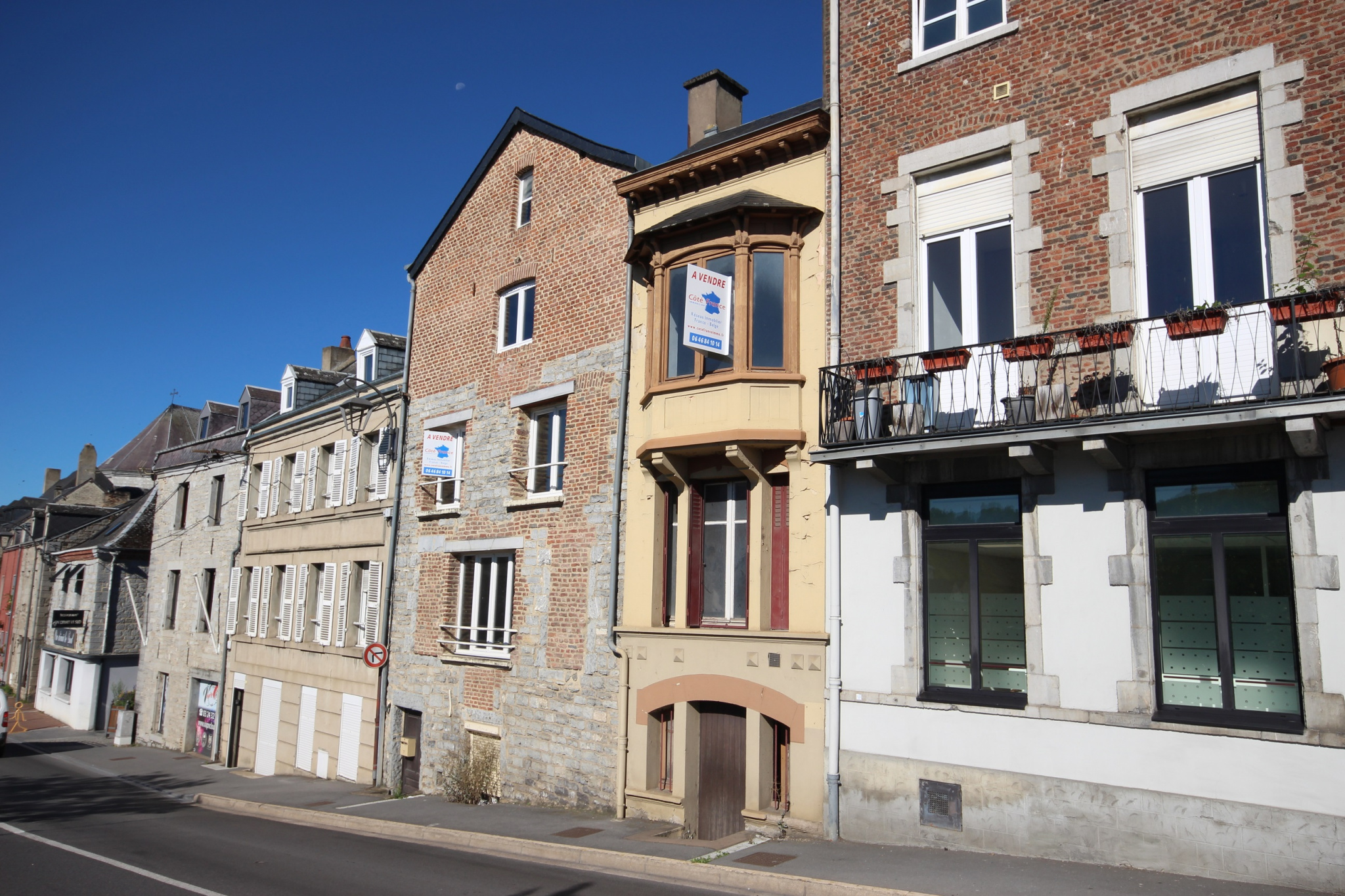 GIVET Immeuble de rapport avec vue sur la Meuse, belle oppor