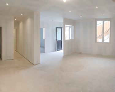 Appartement 4 pièces entièrement rénové - 80m2 - Rez de chaussé