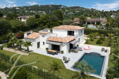 Villa moderne entre la Colle sur Loup et Saint Paul de Vence