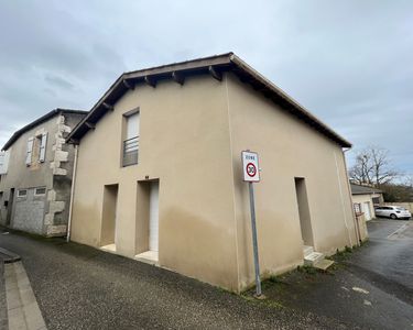 A louer grande maison de ville au coeur de caze mondenard