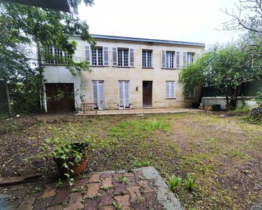 Maison pierre 3 chambres garage jardin 