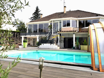 Villa + appartement T2, sous-sol, jardin, piscine