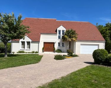 La ville à la Campagne Maison d'architecte paysagée 8 pièces Piscine et Spa 