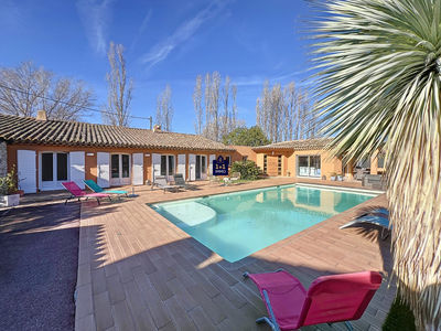 Sublime villa de plain pied avec piscine garage et studio