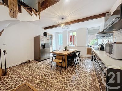 Maison 5 pièces 234 m²