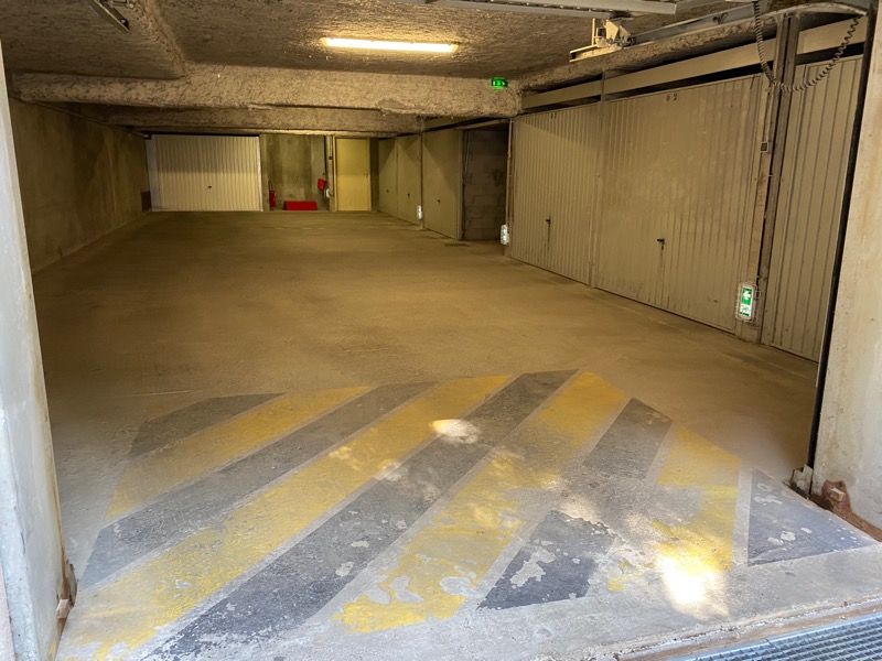 Parking - Garage Vente Oullins  pièces 12 m²
