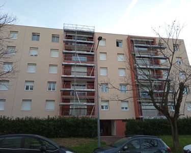 T5 85 m² dans petite copropriété qui vient de être rénové par isolation par l'extérieur actue