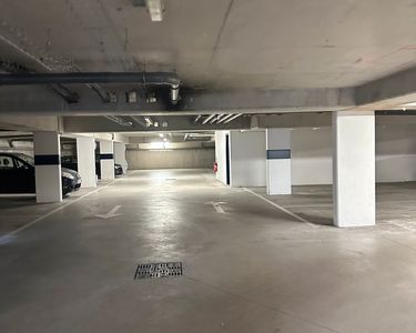 Place parking sous sol residence neuve