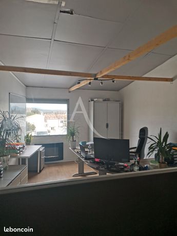 Bureau 80 m²